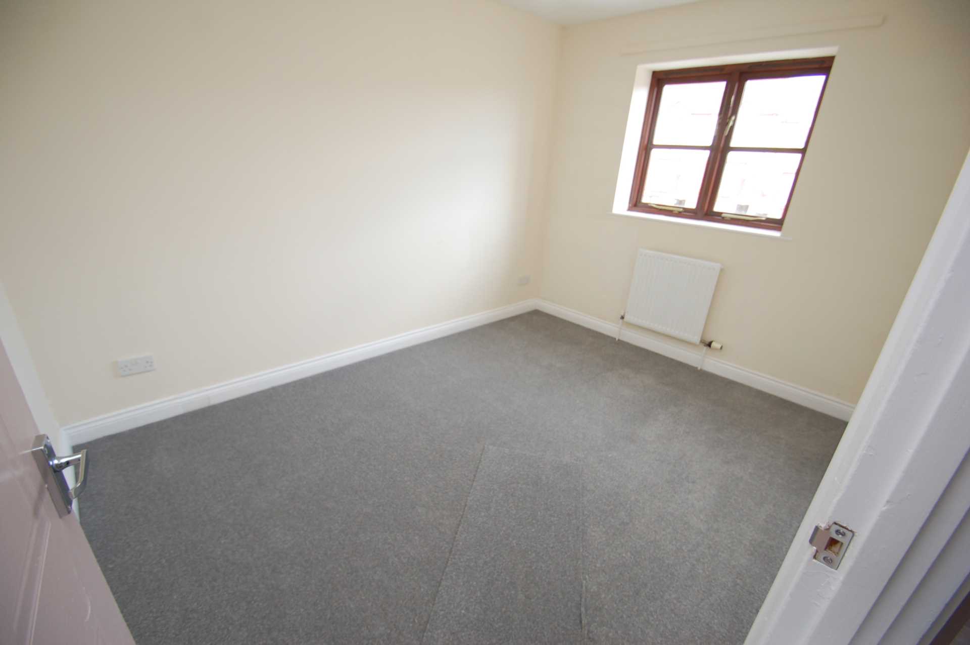 Honeysuckle Close, Paignton, Image 6