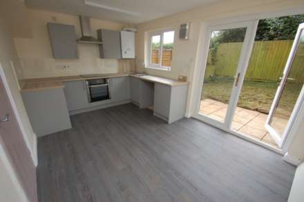 Honeysuckle Close, Paignton, Image 3