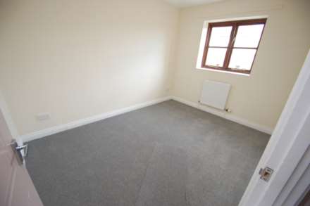 Honeysuckle Close, Paignton, Image 6
