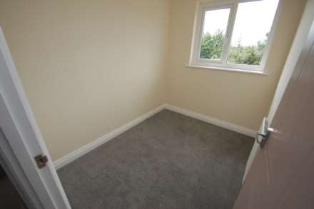 Honeysuckle Close, Paignton, Image 8