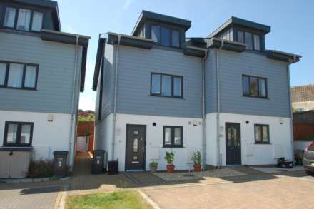 Castor Mews, Brixham