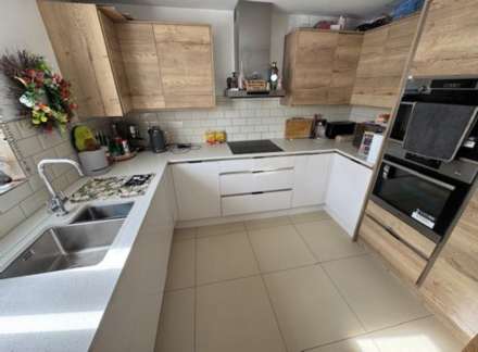 Property For Rent Castor Mews, Brixham