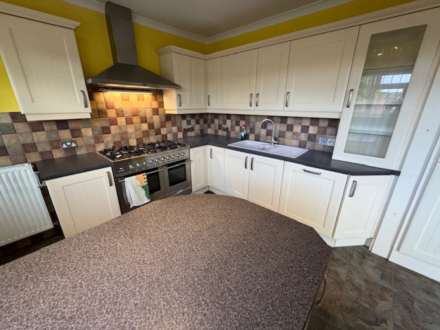 Castlewood Avenue, Newton Abbot, Image 3