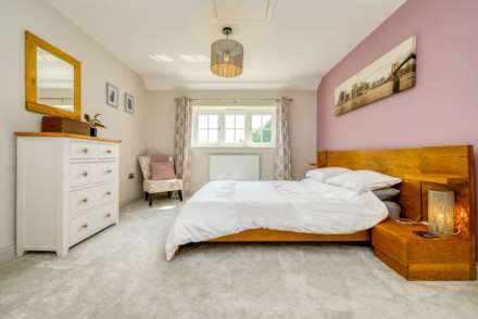 Russell Road, Tokers Green, Image 15