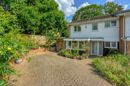 Longhurst Close, Caversham, Image 1