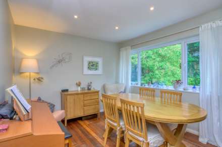 Longhurst Close, Caversham, Image 11