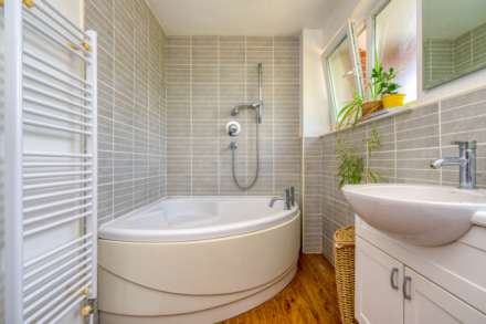 Longhurst Close, Caversham, Image 21