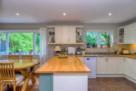 Longhurst Close, Caversham, Image 9