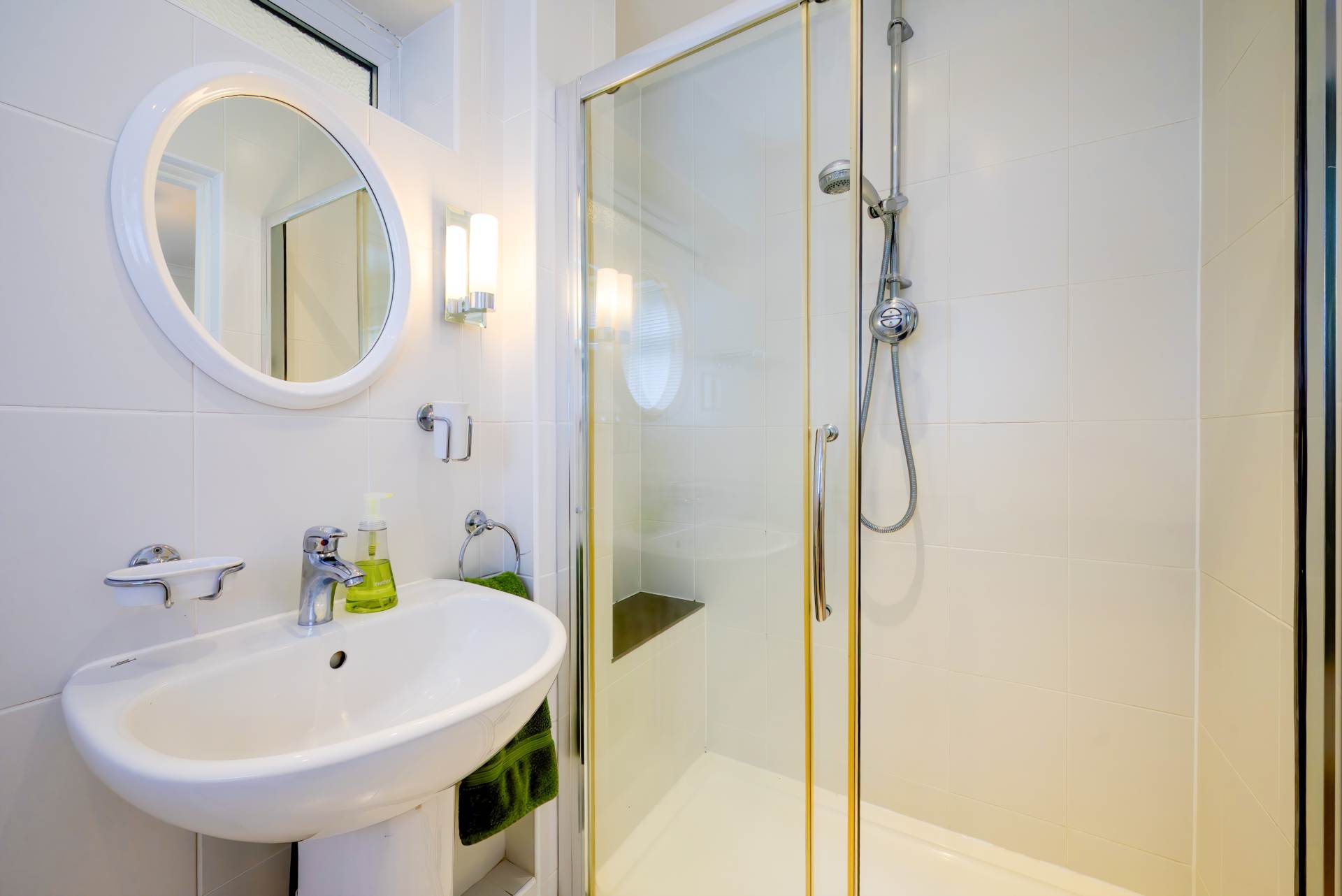 Ilkley Road, Caversham Heights, Image 16