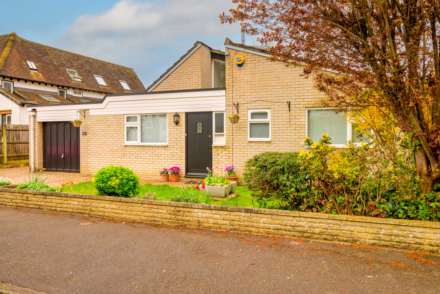 3 Bedroom Detached, Ilkley Road, Caversham Heights