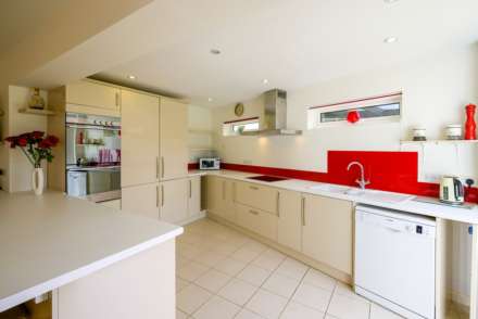 Ilkley Road, Caversham Heights, Image 8