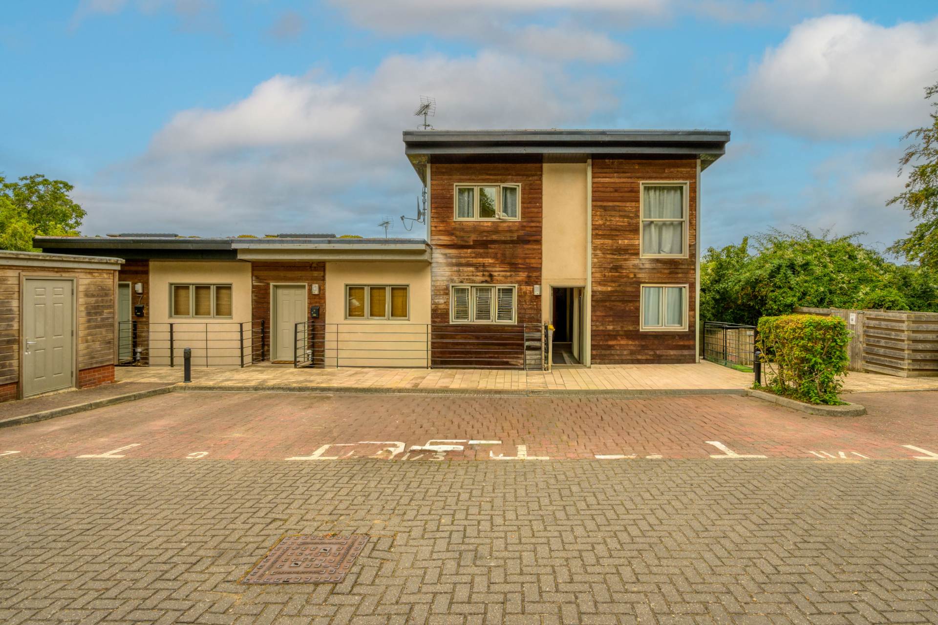 Grove Hill Close, Caversham, Image 1