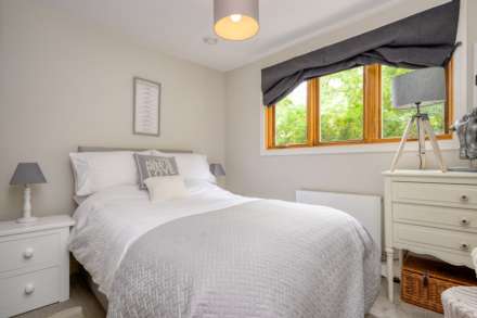 Grove Hill Close, Caversham, Image 13