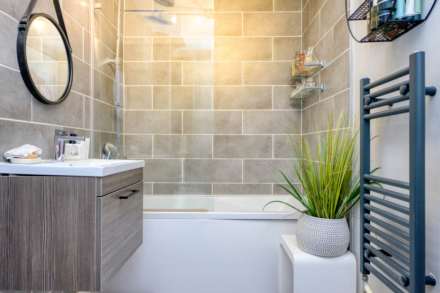 Grove Hill Close, Caversham, Image 15