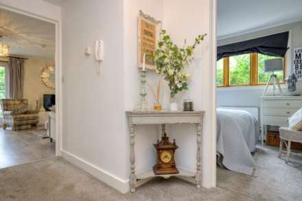 Grove Hill Close, Caversham, Image 16