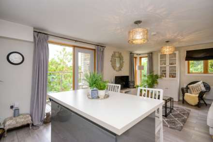 Grove Hill Close, Caversham, Image 5
