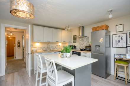 Grove Hill Close, Caversham, Image 7