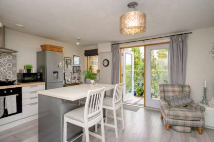 Grove Hill Close, Caversham, Image 8