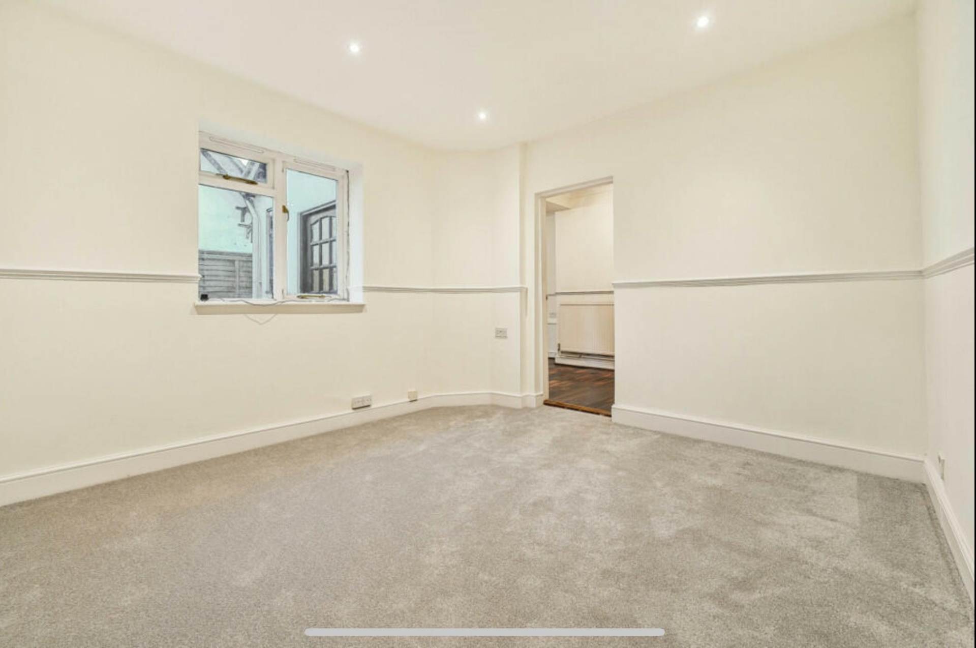 Upper Woodcote Road, Caversham Heights, Image 12