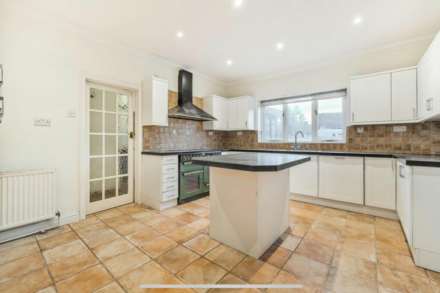 Upper Woodcote Road, Caversham Heights, Image 3