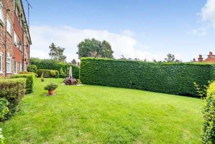 Auburn Court, Caversham, Image 11