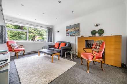 Auburn Court, Caversham, Image 4