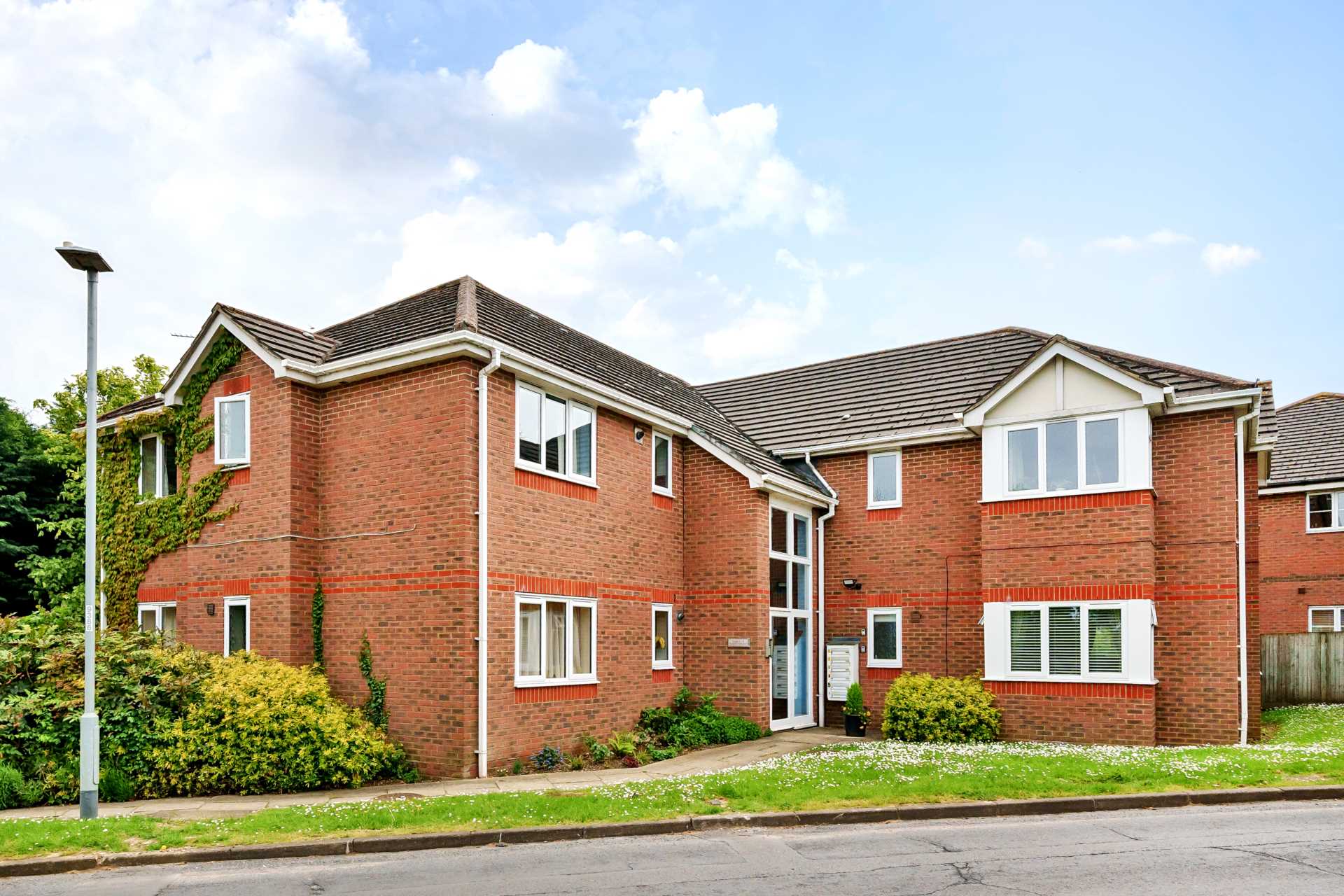 Lowfield Road, Caversham Park, Image 15