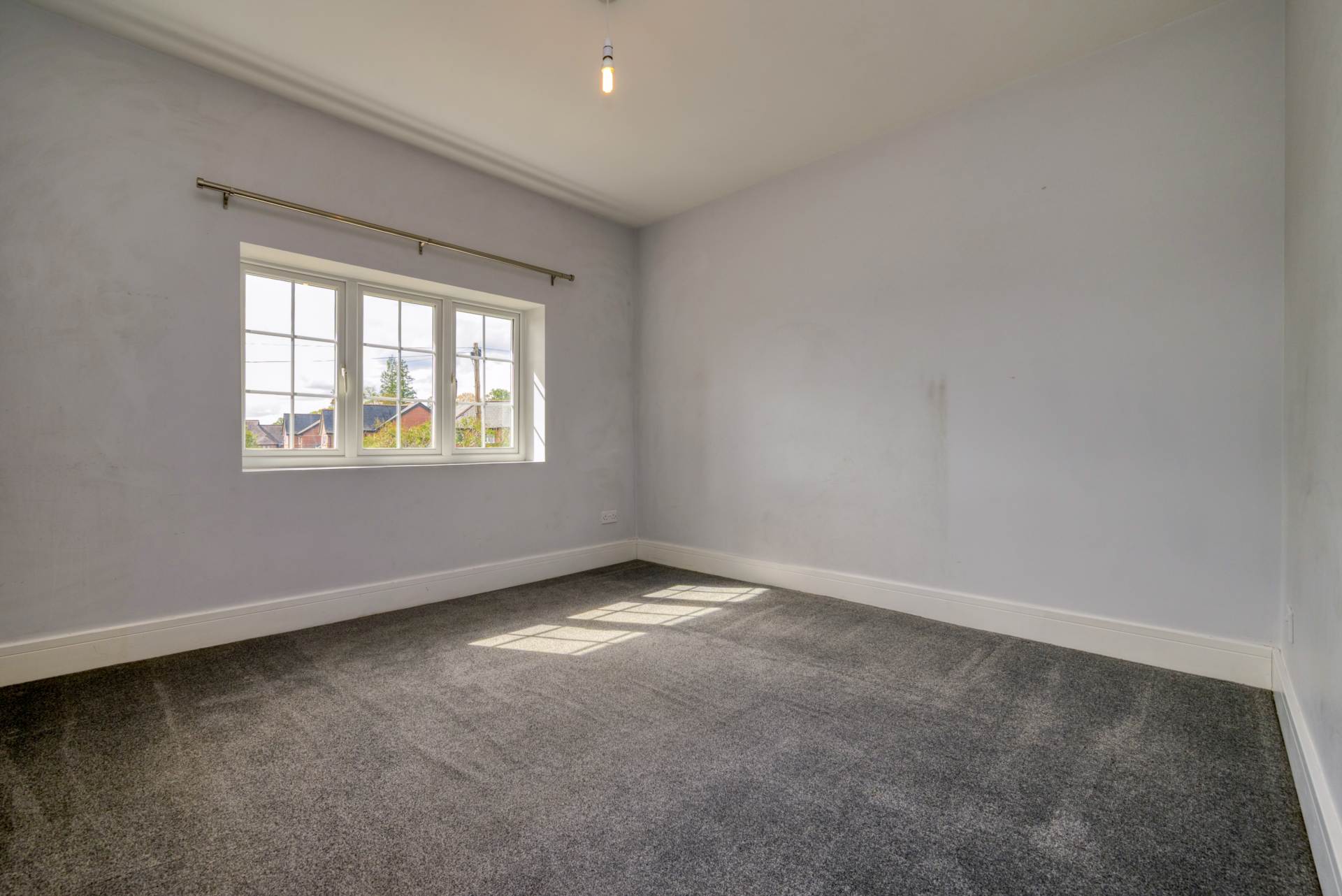 Kidmore End Road, Emmer Green, Image 13