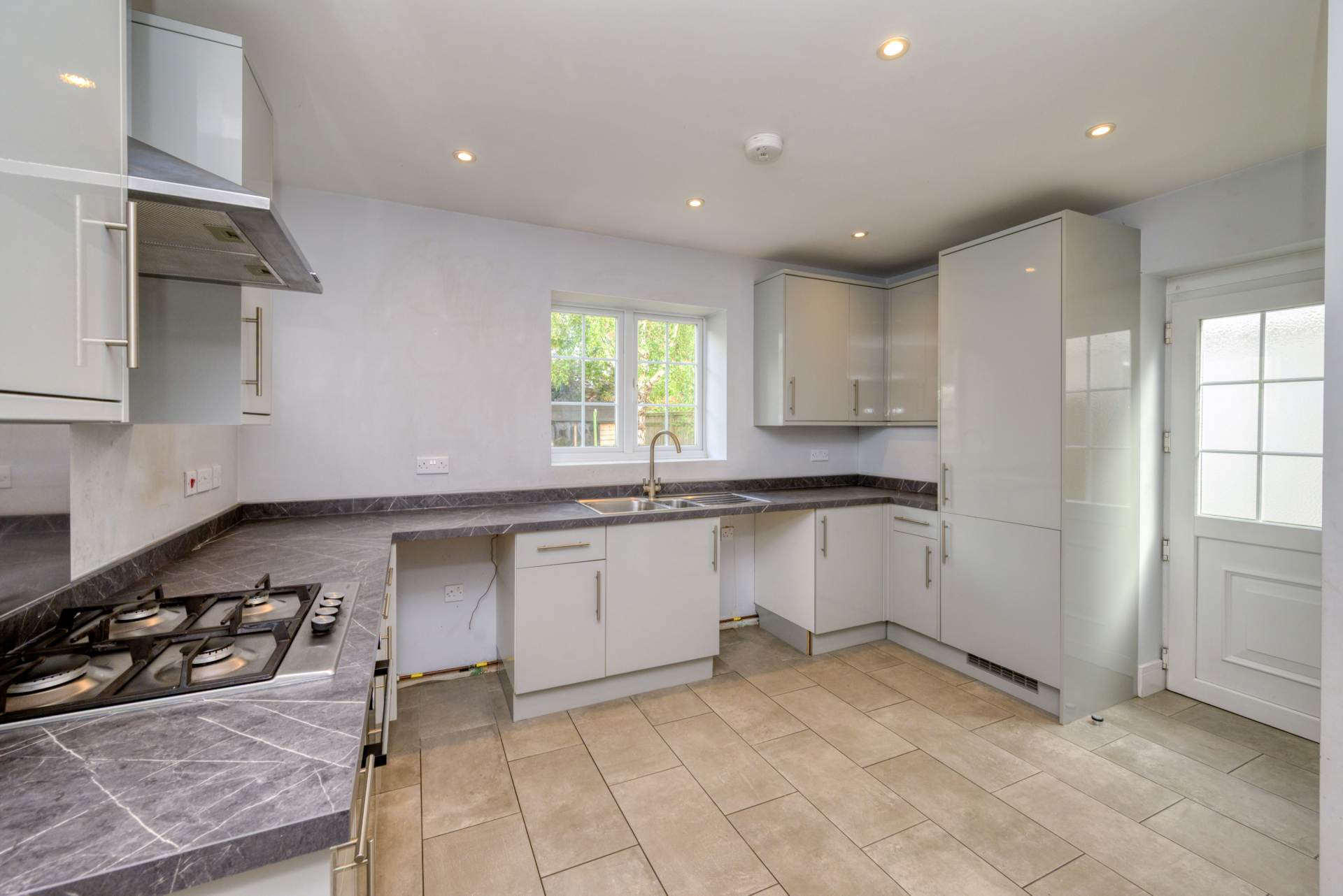 Kidmore End Road, Emmer Green, Image 3