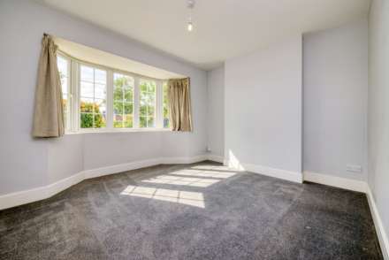 Kidmore End Road, Emmer Green, Image 10