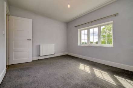 Kidmore End Road, Emmer Green, Image 14