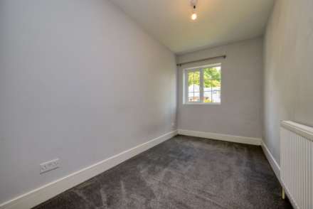 Kidmore End Road, Emmer Green, Image 15
