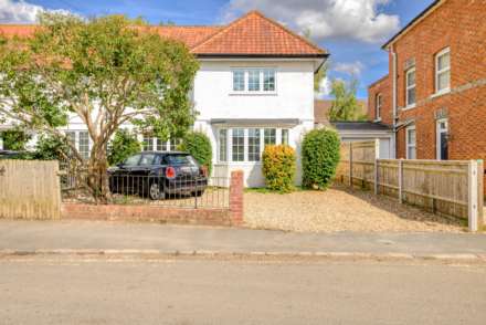 Kidmore End Road, Emmer Green, Image 22