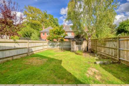Kidmore End Road, Emmer Green, Image 4