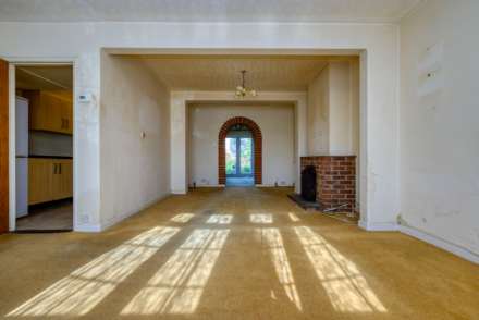 Kidmore End Road, Emmer Green, Image 3