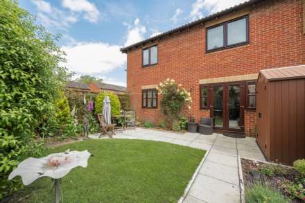 1 Bedroom Maisonette, Unity Court, Emmer Green