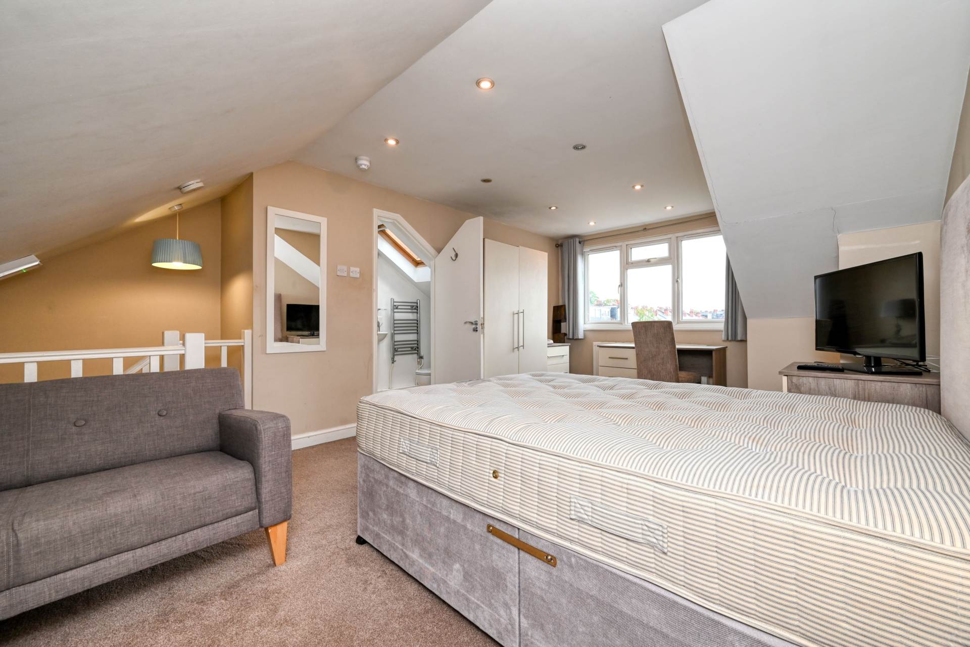 Hemdean Road, Caversham, Image 3