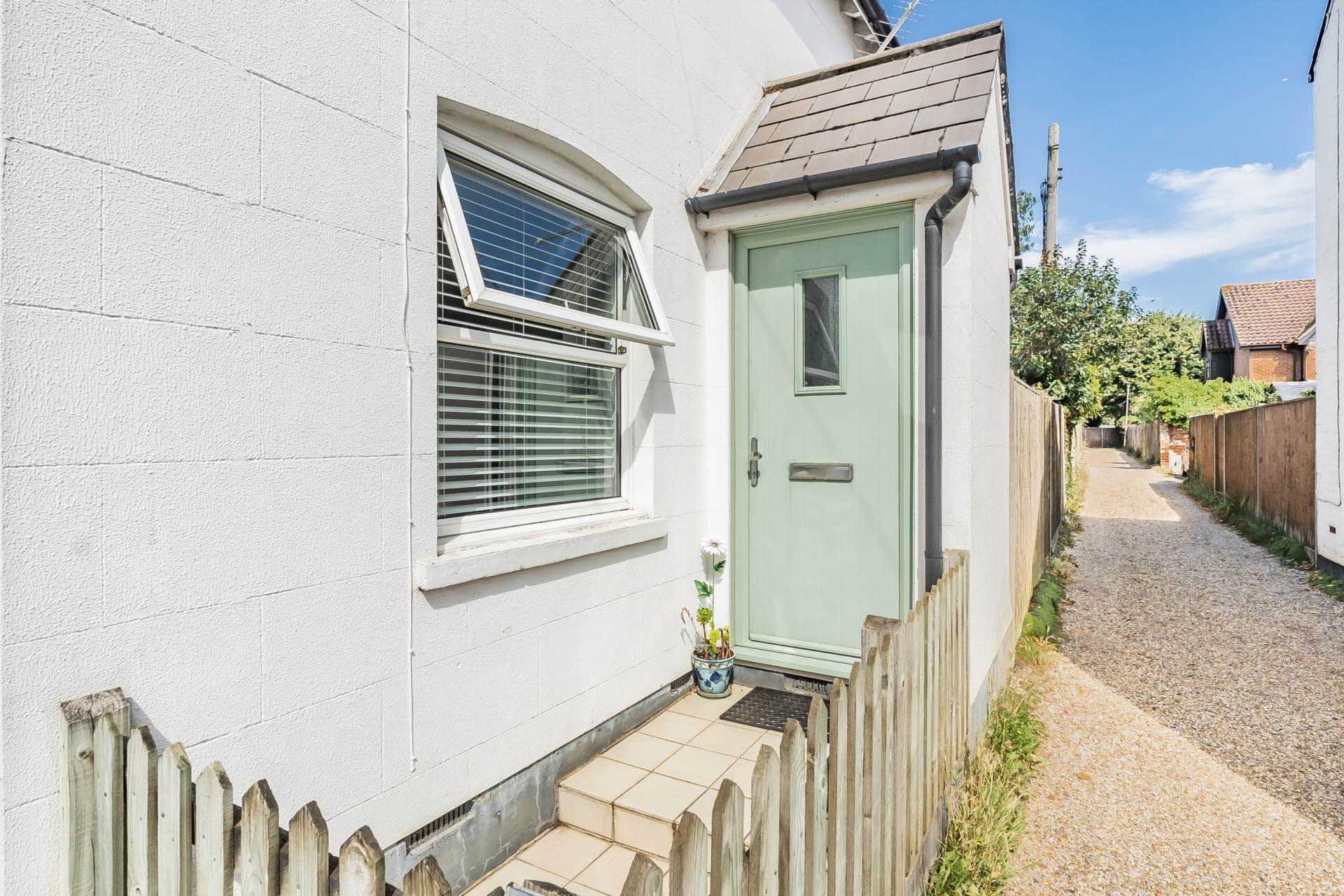 Kidmore End Road, Emmer Green, Image 13