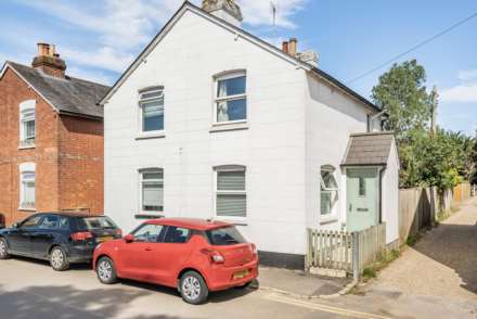 Kidmore End Road, Emmer Green, Image 1