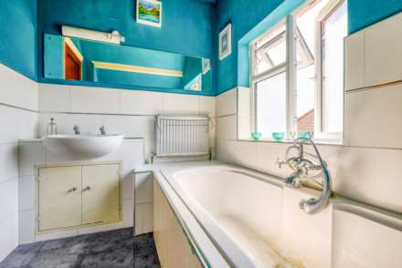 Barclose Avenue, Caversham, Image 13
