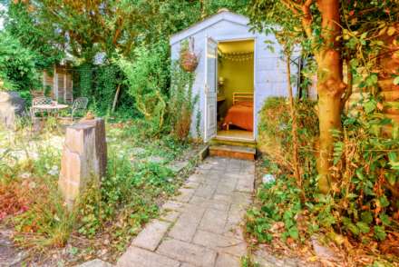 Barclose Avenue, Caversham, Image 4