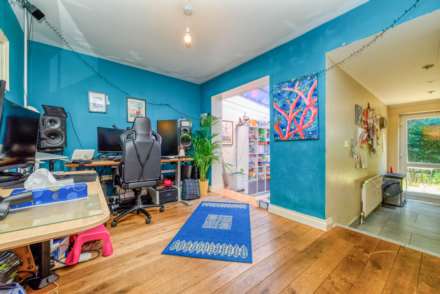 Barclose Avenue, Caversham, Image 6