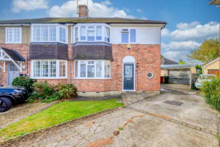 3 Bedroom Semi-Detached, Cawsam Gardens, Caversham