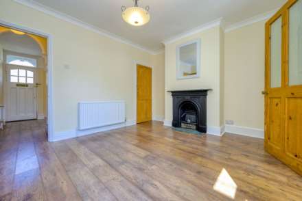 Briants Avenue, Caversham, Image 4