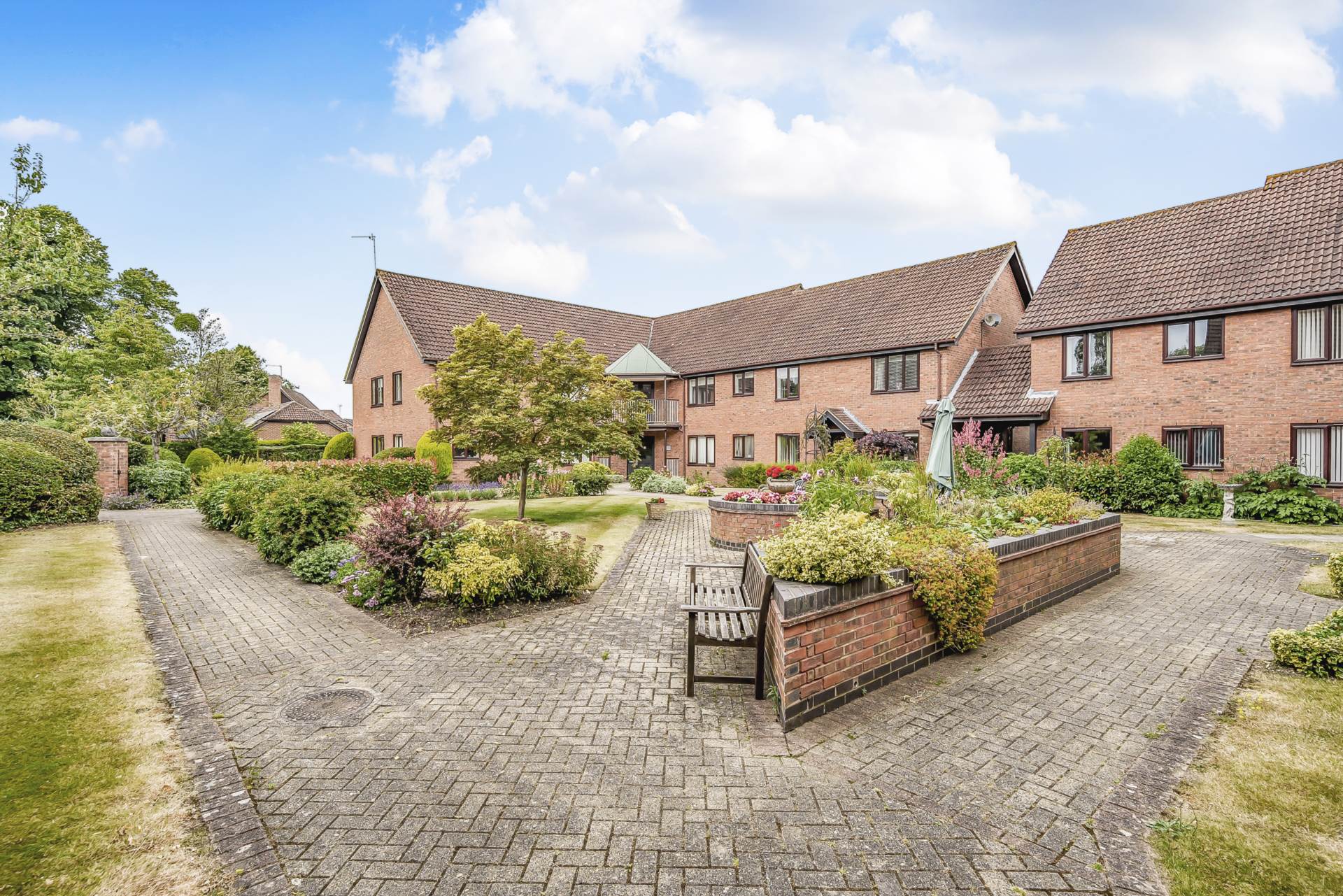 Chiltern Court, Emmer Green, Image 13