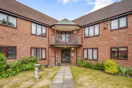Chiltern Court, Emmer Green, Image 12