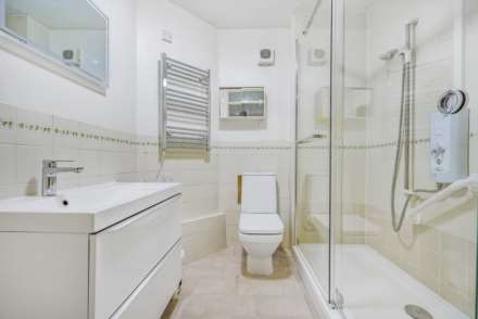 Chiltern Court, Emmer Green, Image 4