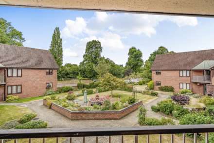 Chiltern Court, Emmer Green, Image 5