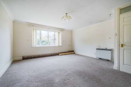 Chiltern Court, Emmer Green, Image 7