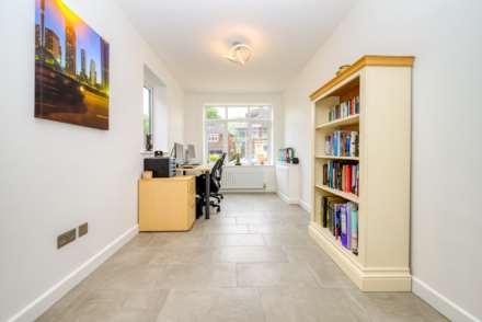 St. Andrews Road, Caversham Heights, Image 10